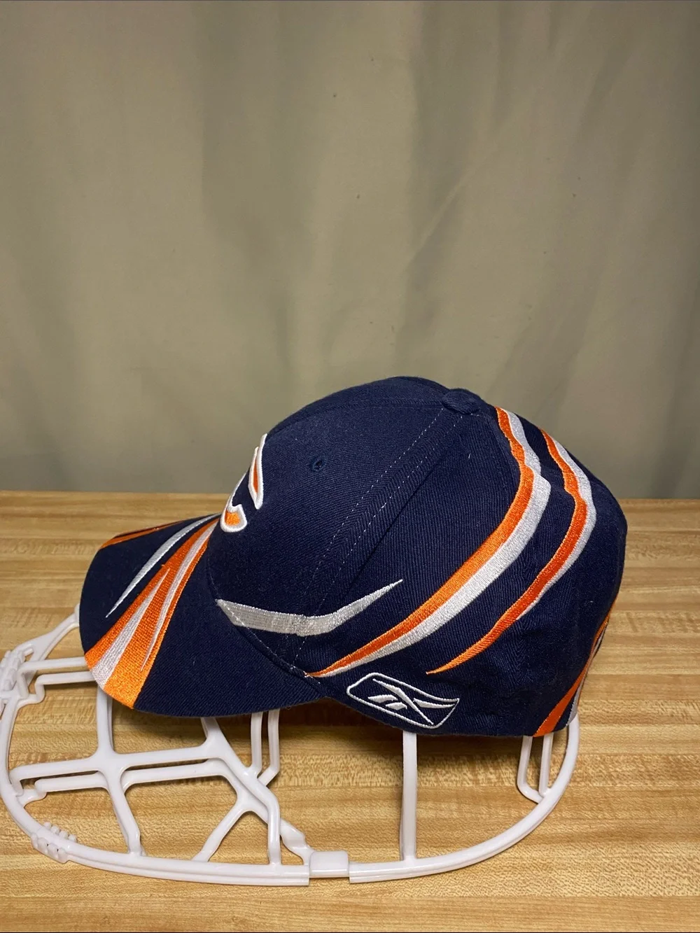 Vintage Reebok NFL Equipment Chicago BearsSideline Hat Flames Size L/XL